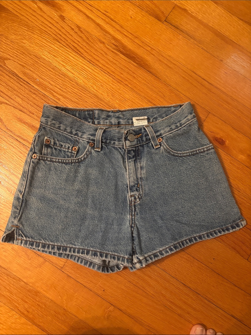 VINTAGE Levi's Light Blue High-Rise Denim Shorts